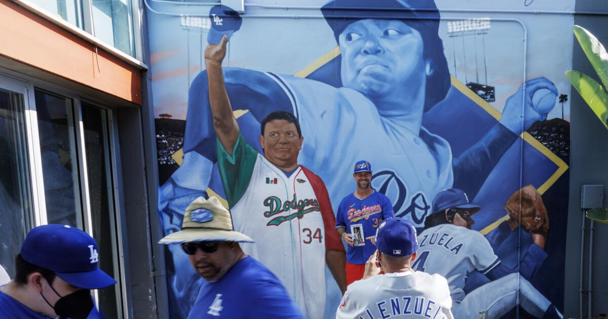 New mural at Dodger Stadium honors Fernando Valenzuela
