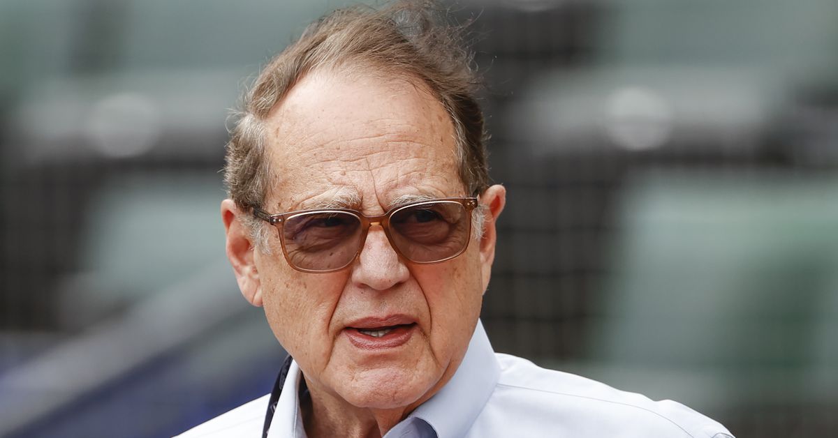 Jerry Reinsdorf is in ‘active discussions’ to sell the White Sox