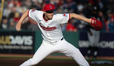 Tigers acquire RHP Paul Sewald from the Guardians