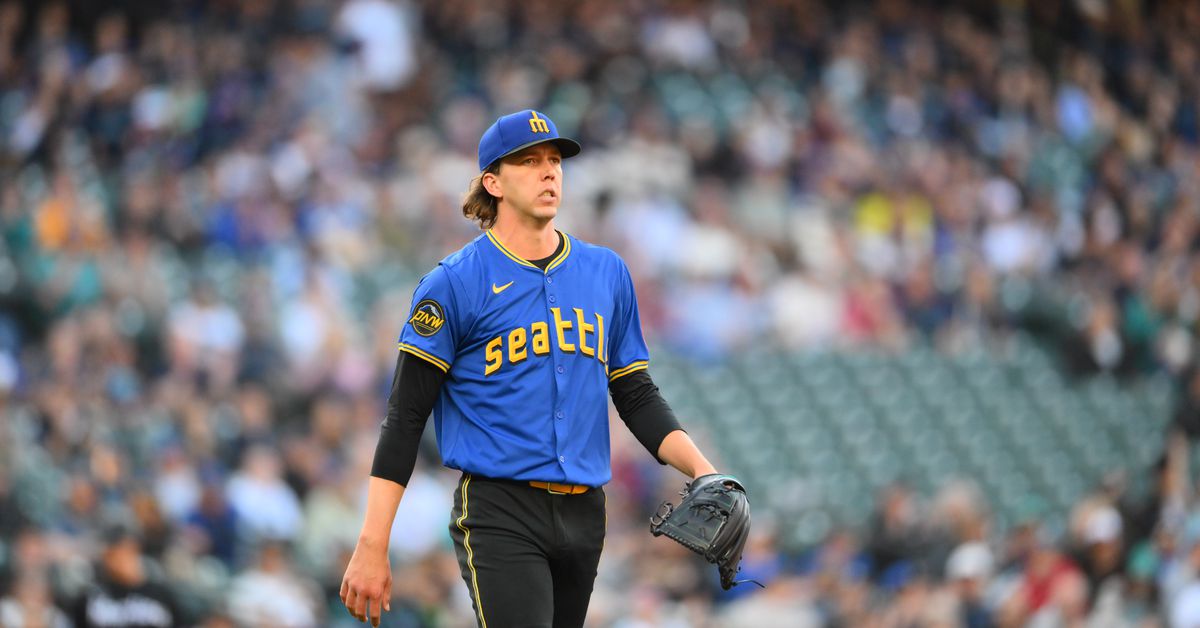 Seattle Mariners take on New York Yankees in game one of series