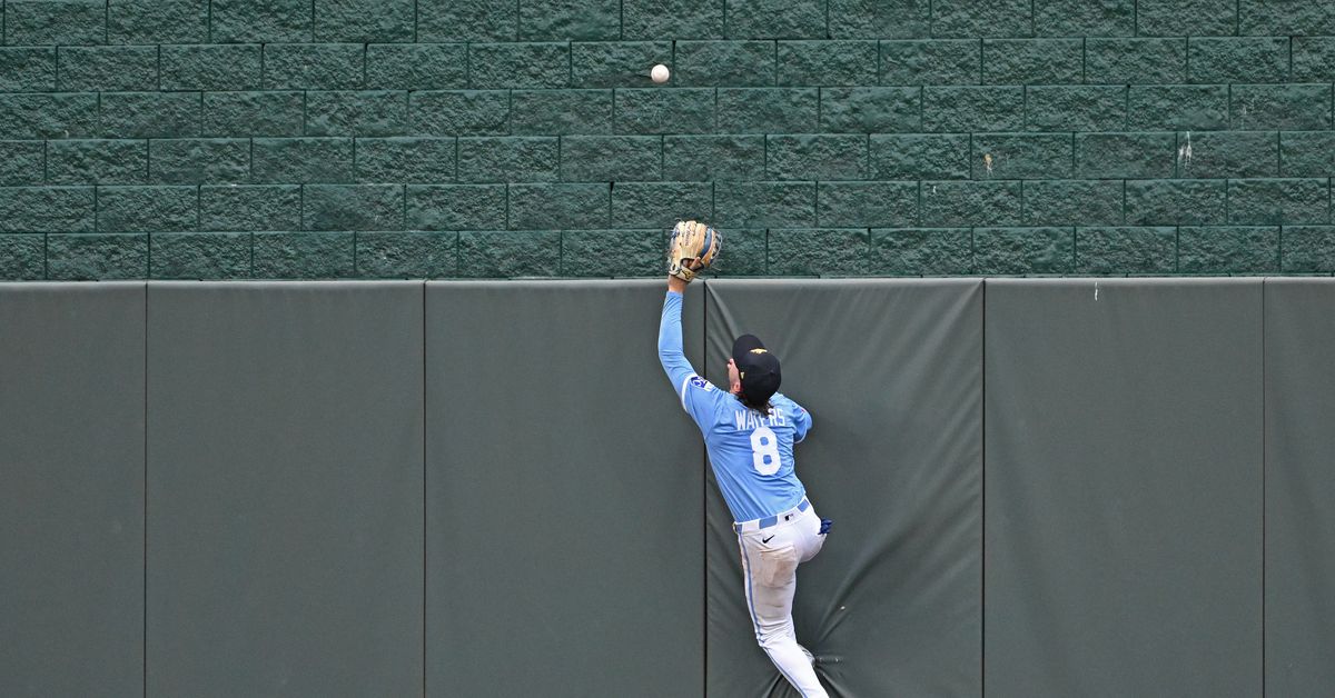 The Royals lose to the Dodgers 5-1 as the bats fall silent once again