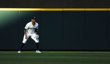 Julio Rodríguez gets tough plays in outfield in Mariners loss to Royals