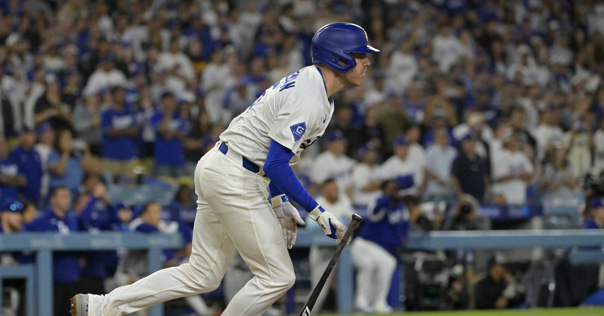 Dodgers score: Freddie Freeman leads 3-run comeback 5-4 over White Sox