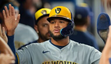 Brewers fail to capitalize, bullpen falters late in 4-2 loss to Marlins