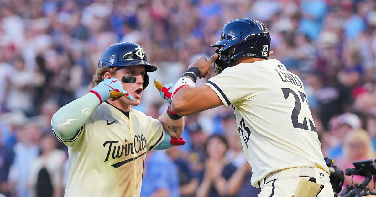 Twins 8, Cubs 1: Three homers in 8th power Twins to blowout