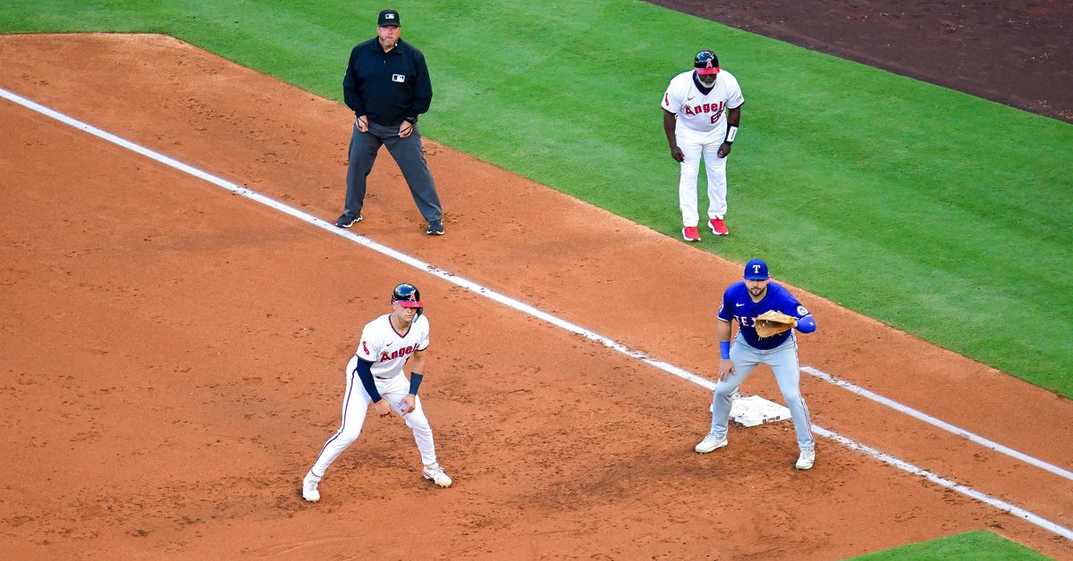 Wednesday Morning Links - Lone Star Ball