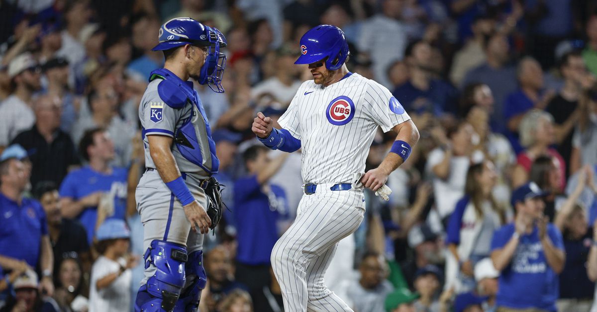 Cubs dismantle Royals 6-0 in absolute mess of a game