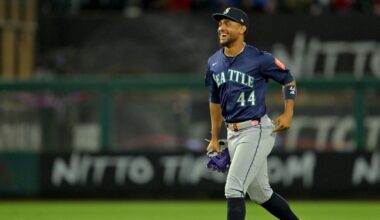 Seattle Mariners hit the road funning, win 4-2 over Anaheim Angels