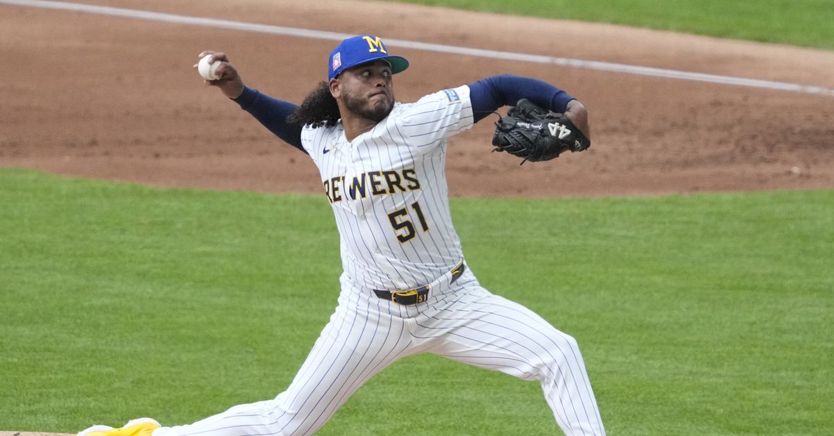 Brewers struggle with errors, poor offense in 5-1 loss to Marlins