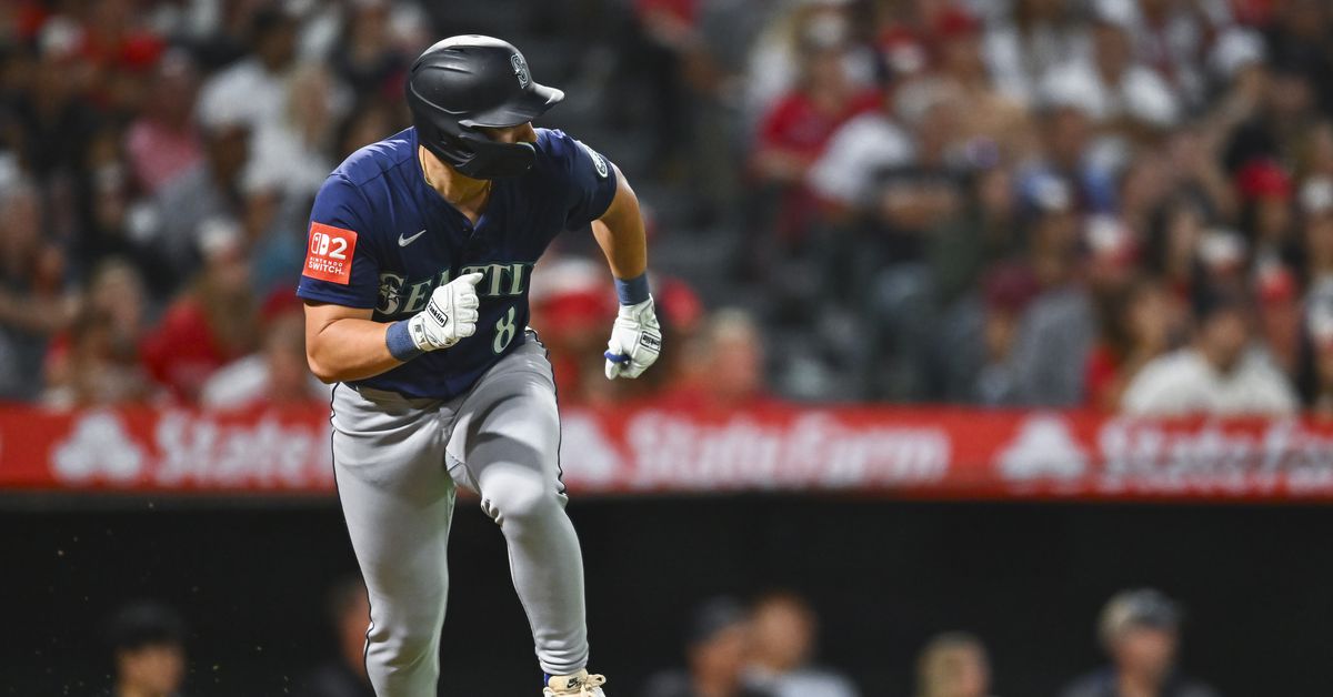 Mariners hit three homers in 7-2 victory over Angels