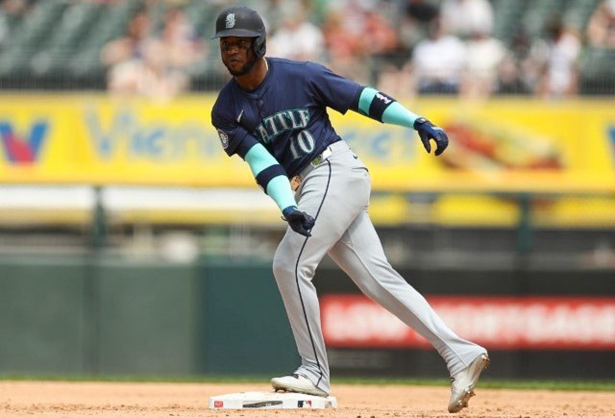 Victor Robles Continues Journey Back to the Field - MLB News