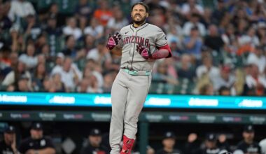 Eugenio Suárez says X-rays were negative after he was hit on index finger by pitch against Tigers