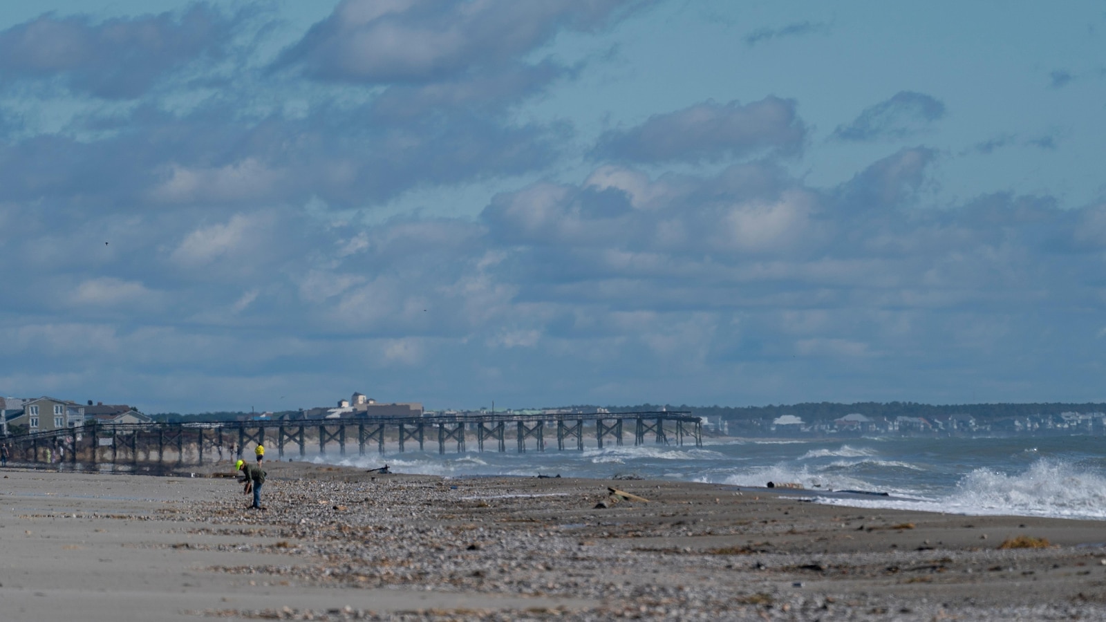 Rushing to save swimmers, a former baseball player and police officer loses his life