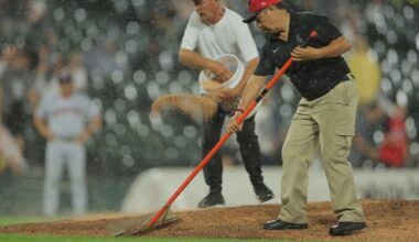 Tauchman gets the winning hit in the 11th as the White Sox beat the Guardians 5-4 for DH split
