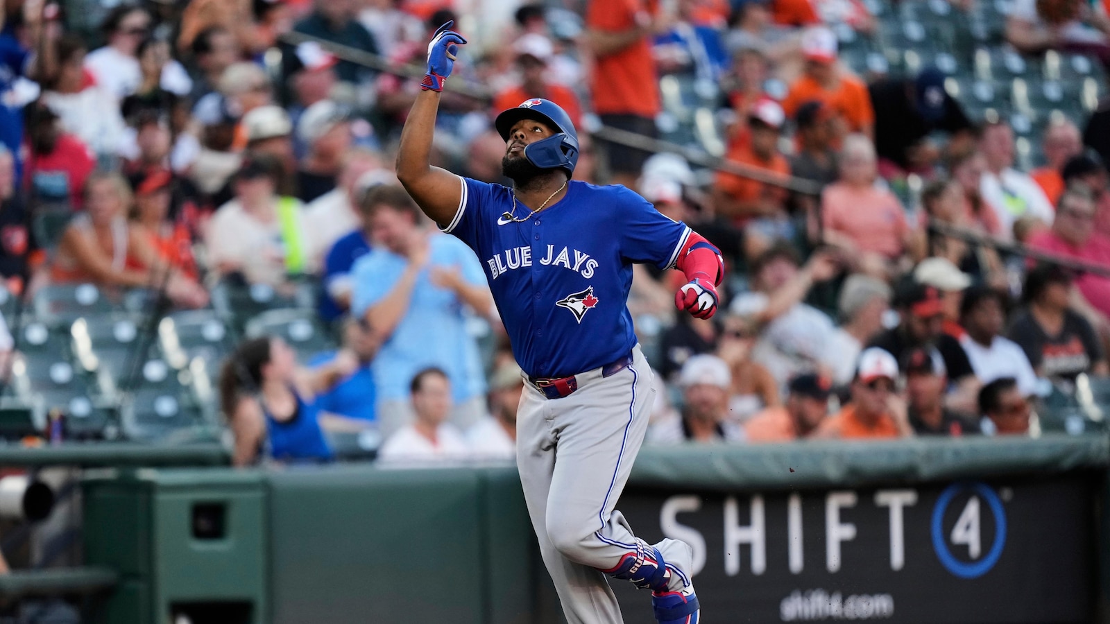 Orioles pound 4 homers and 16 hits to beat AL-East leading Blue Jays 11-4