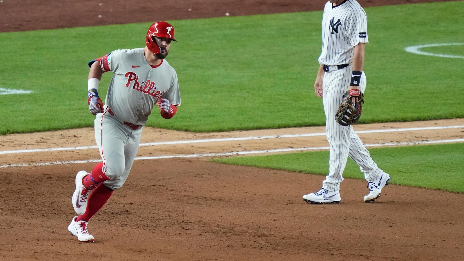 Schwarber, Realmuto power Phillies to 12-5 win, dropping Yankees 5 1/2 games back of Blue Jays