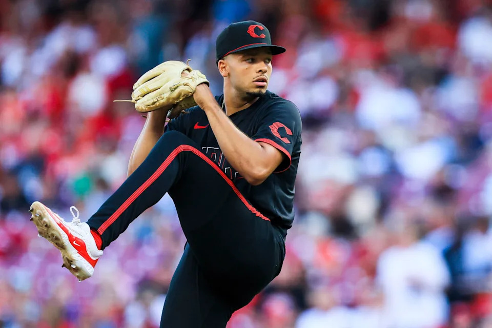 Cincinnati Reds starting pitcher Chase Burns (26)© Katie Stratman-Imagn Images
