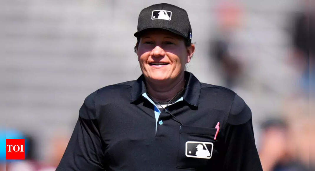 Jen Pawol becomes first woman in history to umpire a MLB game in Braves Marlins series | MLB News