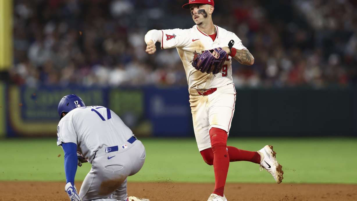 Angels turn triple play when Shohei Ohtani lines out to Zach Neto and 2 Dodgers are caught off base