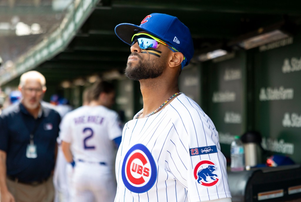 Cubs' Willi Castro is a man of many gloves
