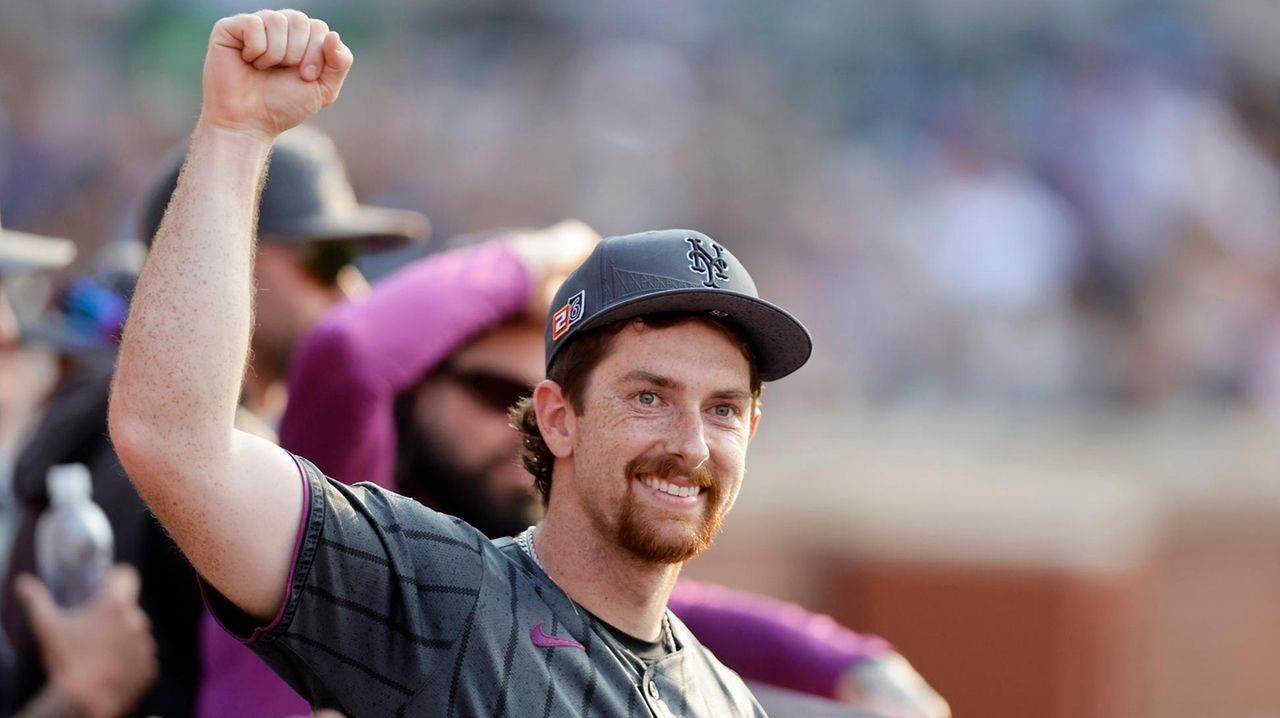 Nolan McLean's rocking debut gives Mets major lift with win over Mariners