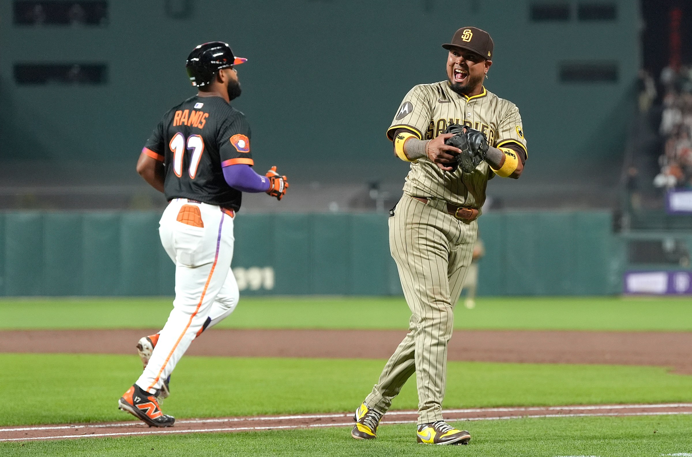 Good Morning San Diego: Padres win, Dodgers lose; NL West up for grabs