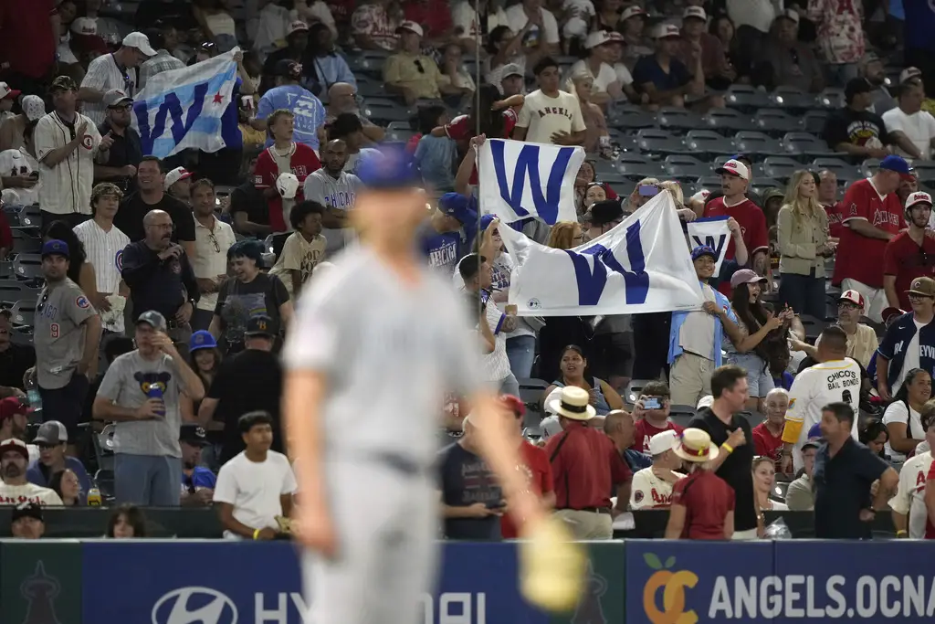 Cubs Pound Angels, Hoyer's Lackluster Deadline Paying Huge Dividends, BBWAA Announces New Award -