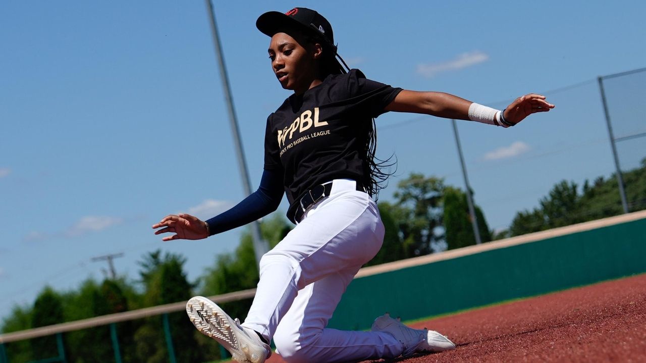 Mo'ne Davis returns to the baseball field, finding her place in the Women's Pro Baseball League