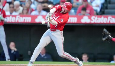 Cincinnati Reds bomb playoff audition in L.A., fall 2 1/2 games back
