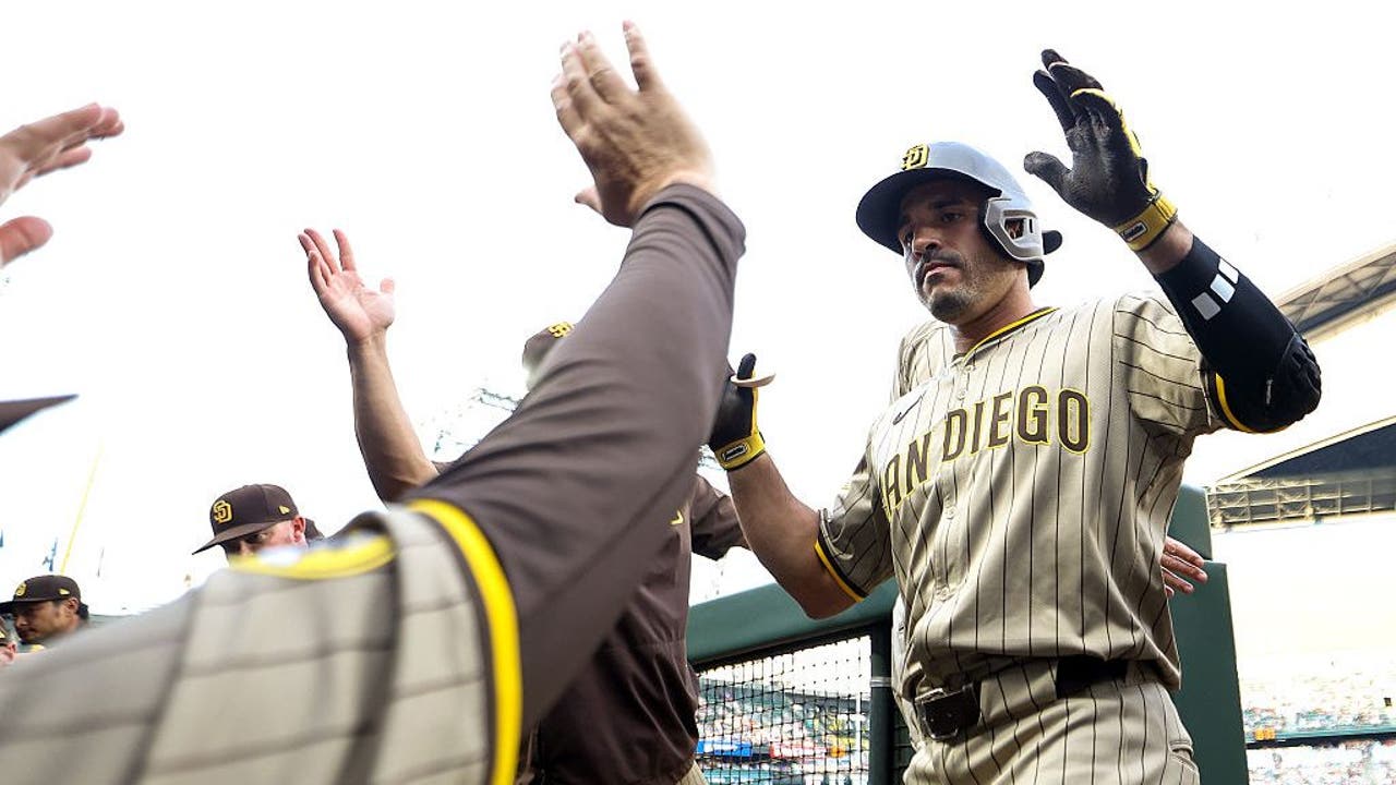 Mariners fall 7-6 to Padres behind Laureano grand slam