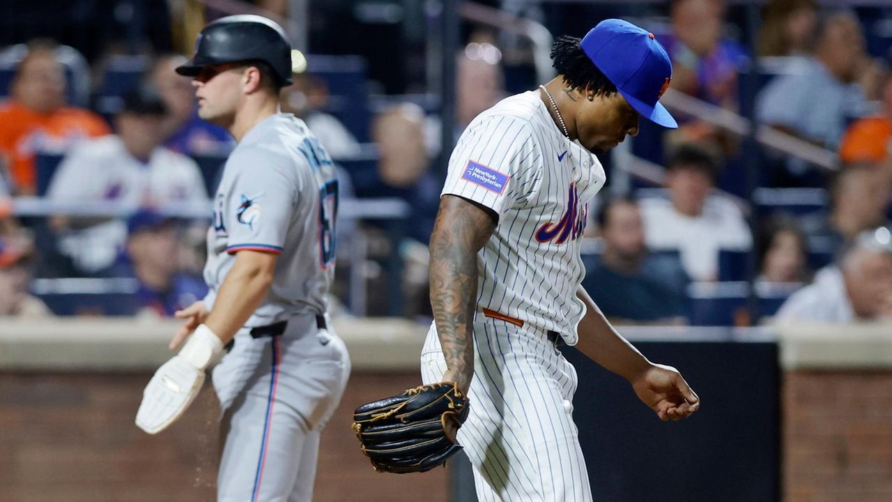 Mets make three errors in loss to Marlins, give game back to Phillies