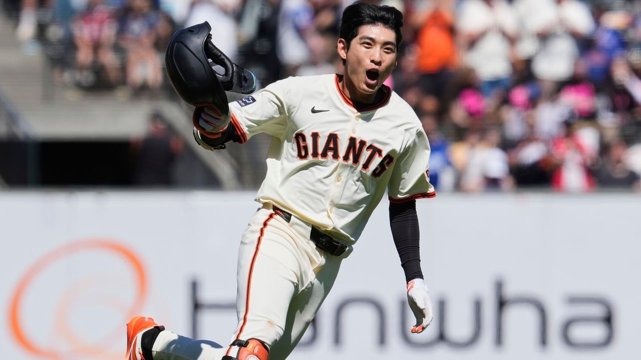 Adames, Lee help Giants beat Cubs 4-3 and complete series sweep