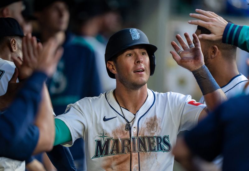 Report: Rangers add versatile Dylan Moore on minor league contract | The Mighty 790 KFGO