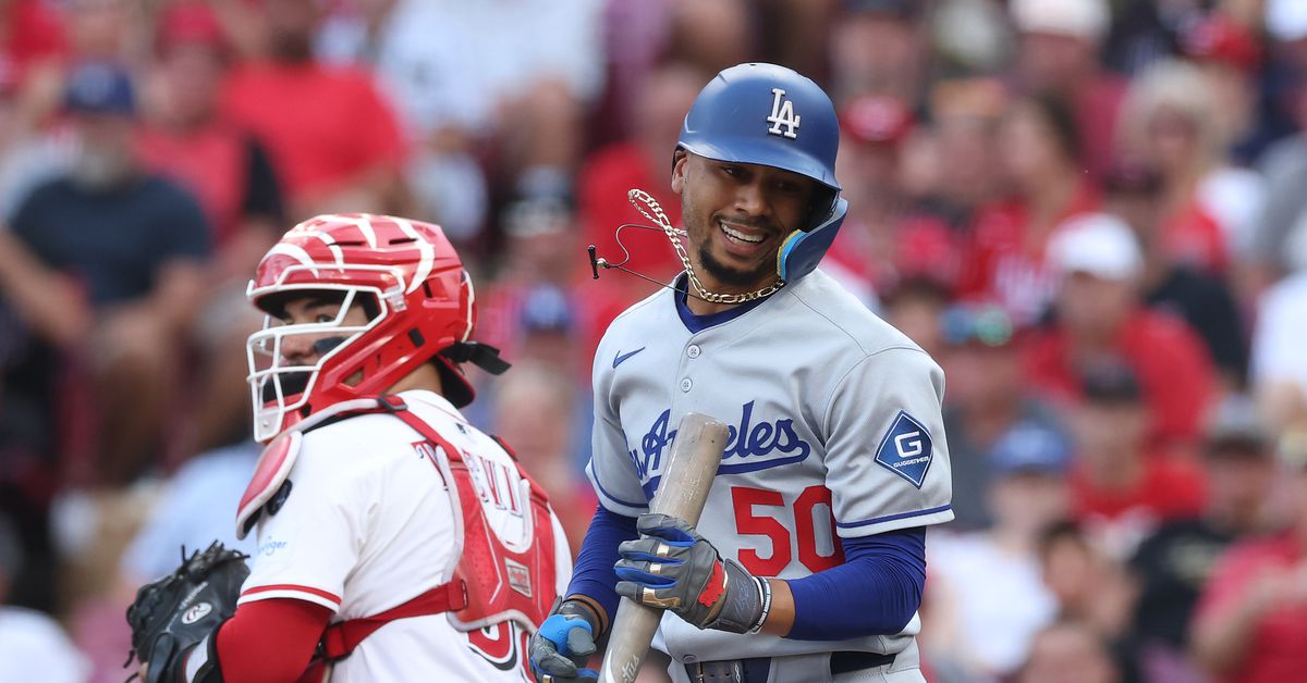 Dodgers July review: No offense to speak of, a rare losing month for LA