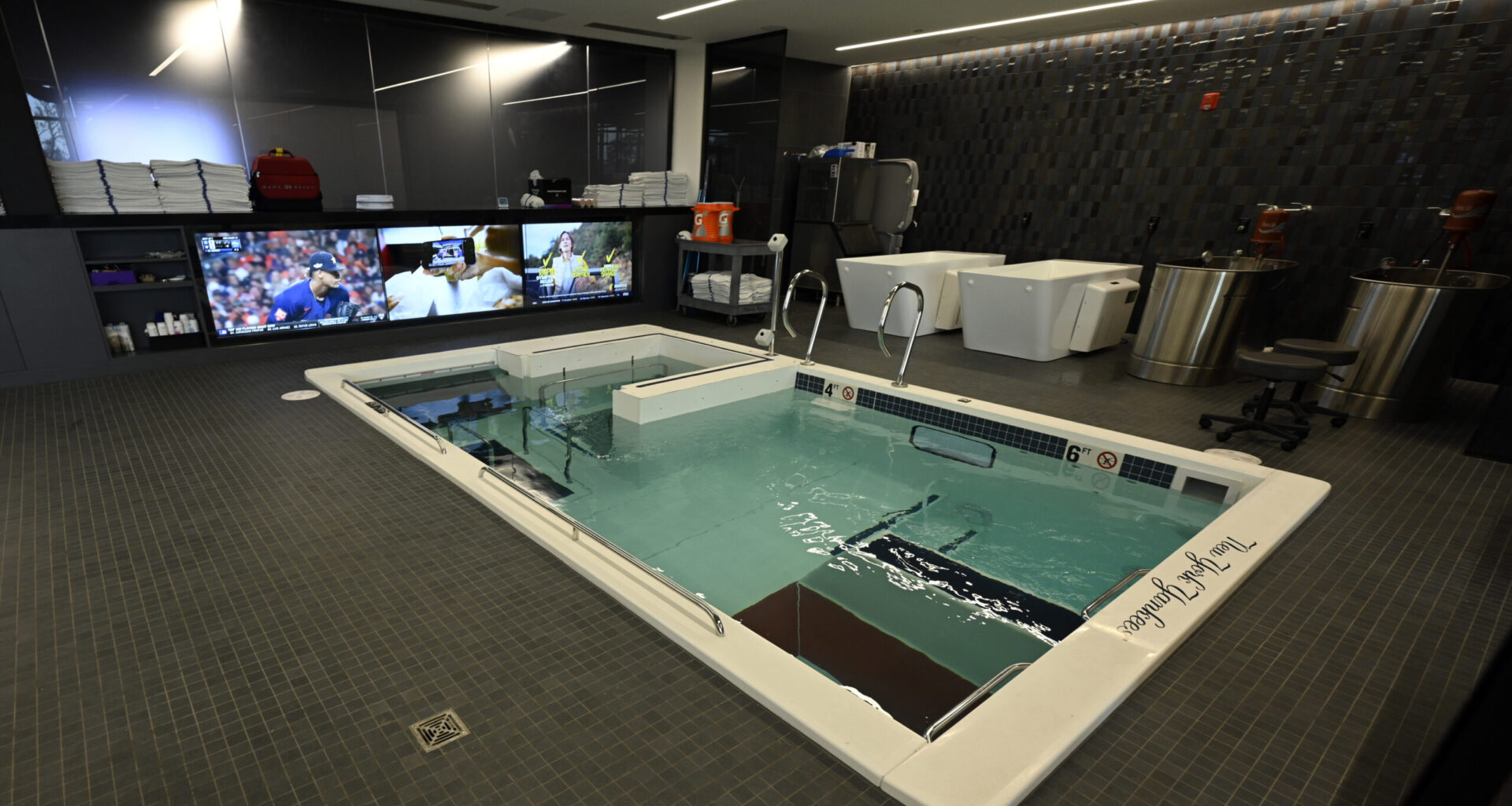 The Rays get 120 hours to make the Yankees' spring stadium their own. Here's how they'll do it