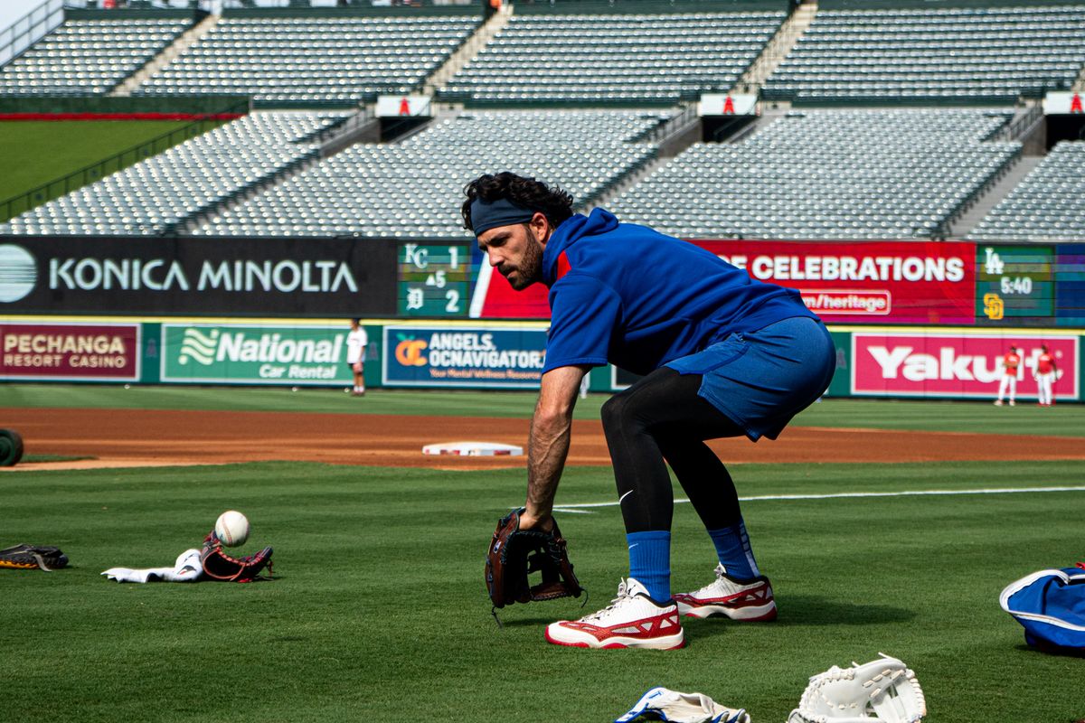 Chicago Cubs Infielder Dansby Swanson (7) practices ground-ball drills before an MLB game against the Los Angeles Angels Saturday August 23, 2025 at Angel's Stadium in Anaheim, California.
