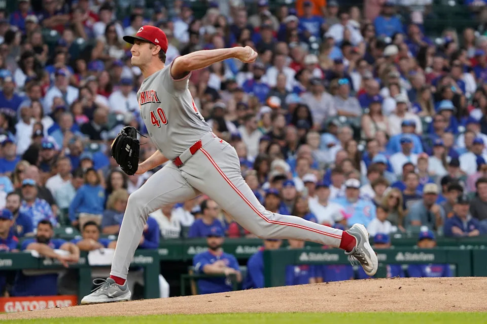 Aug 4, 2025; Chicago, Illinois, USA; Cincinnati Reds pitcher Nick Lodolo (40) throws the ball against the Chicago Cubs during the first inning at Wrigley Field.