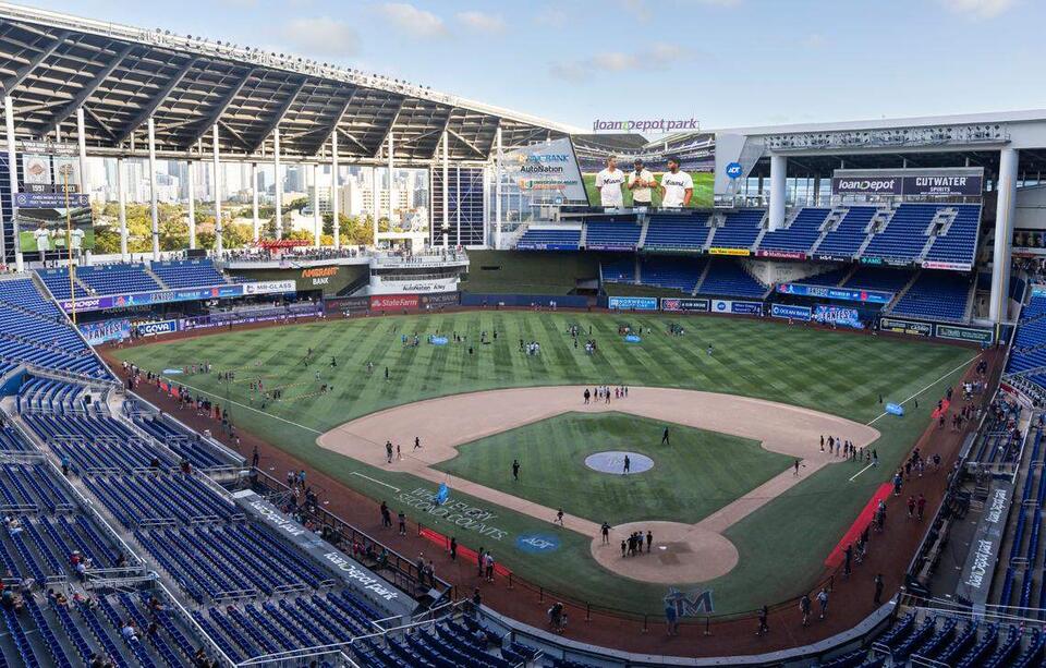 How Miami officials use a private Marlins suite meant for charities