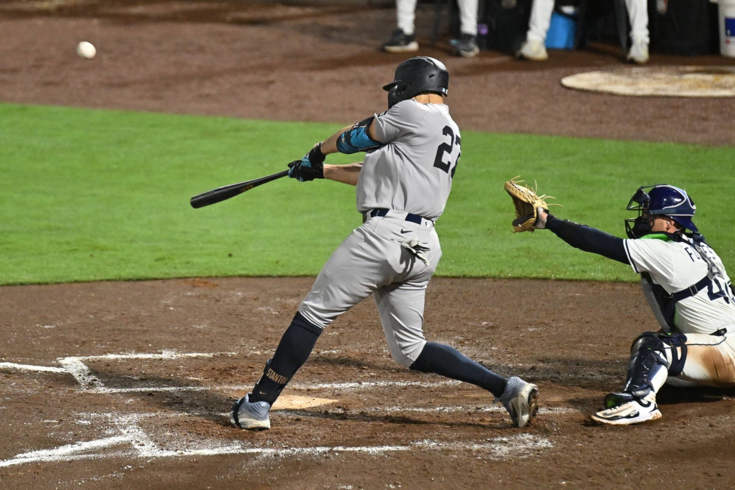 Yankees bash team-record-tying 9 homers in rout of Rays