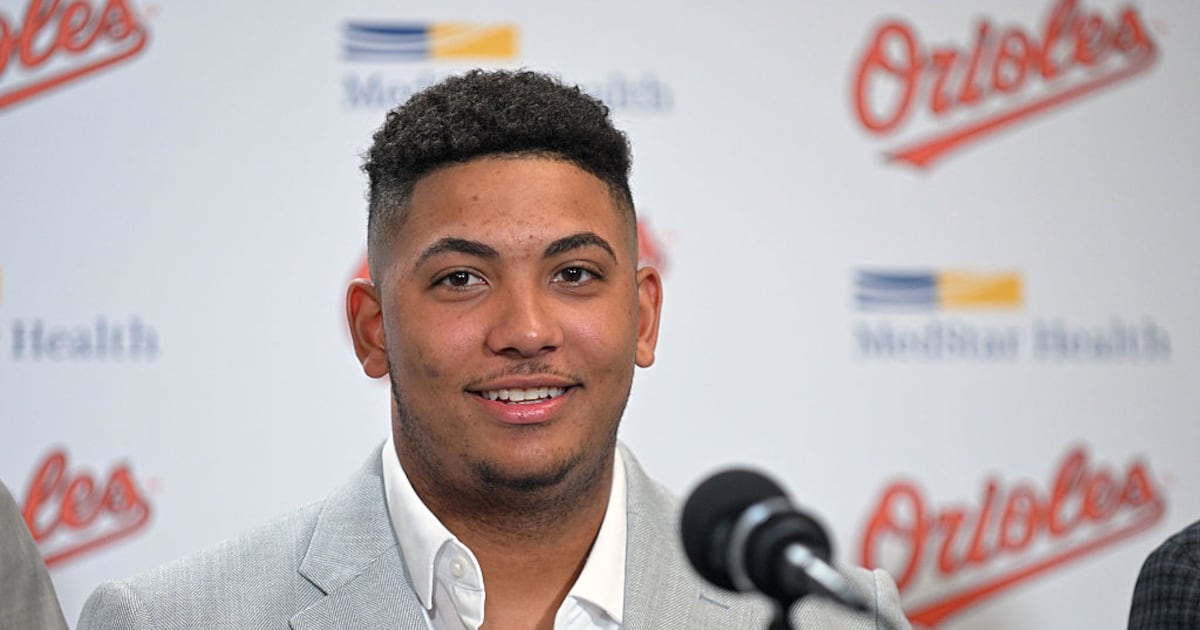 Orioles stray from recent policy by signing top prospect Samuel Basallo to long-term deal