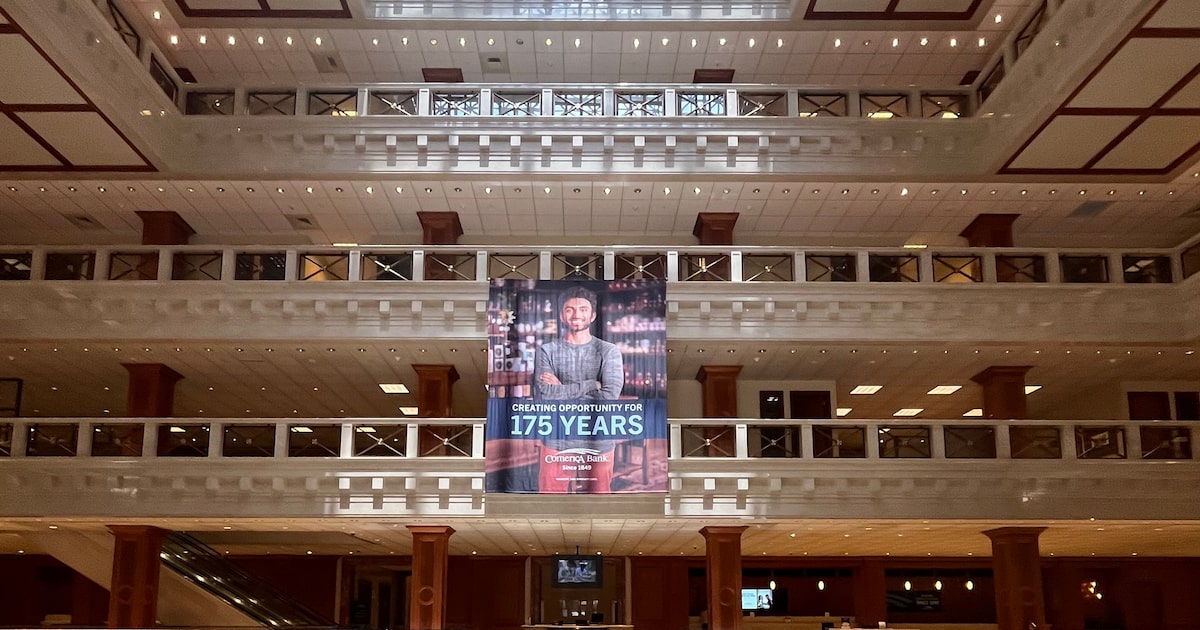 Letters to the Editor — Comerica Tower, visa reform, redistricting, Texas Rangers