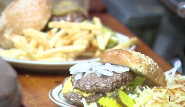 George Webb free burgers Wednesday celebrate Brewers' winning streak