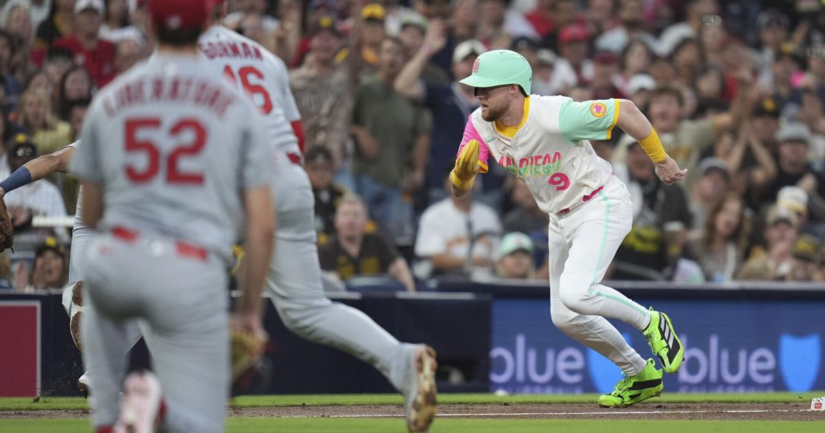 Absent offense, errors lead Cardinals to loss vs. Padres