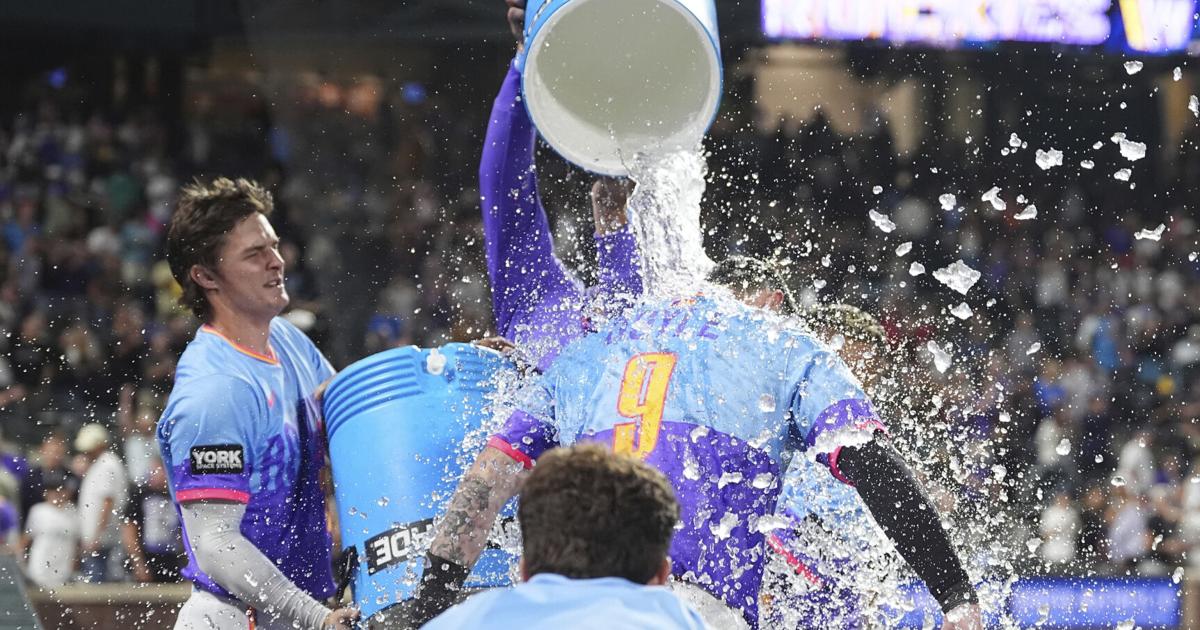 Rockies' stunning 17-16 comeback win over Pirates highlights huge night for offense across MLB |