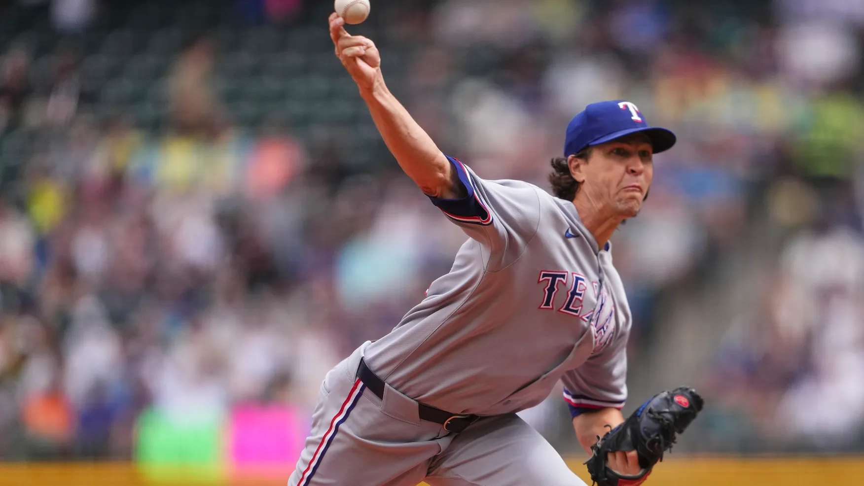 Jacob deGrom pitching for Rangers