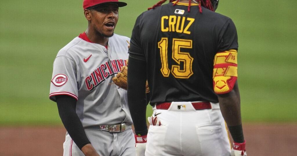 Hayes returns to Pittsburgh after being traded to the playoff-chasing Reds | Sports