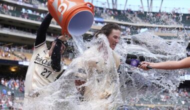 Keaschall hits 2-run homer in 11th as Twins top Royals 5-3 - Toronto Star