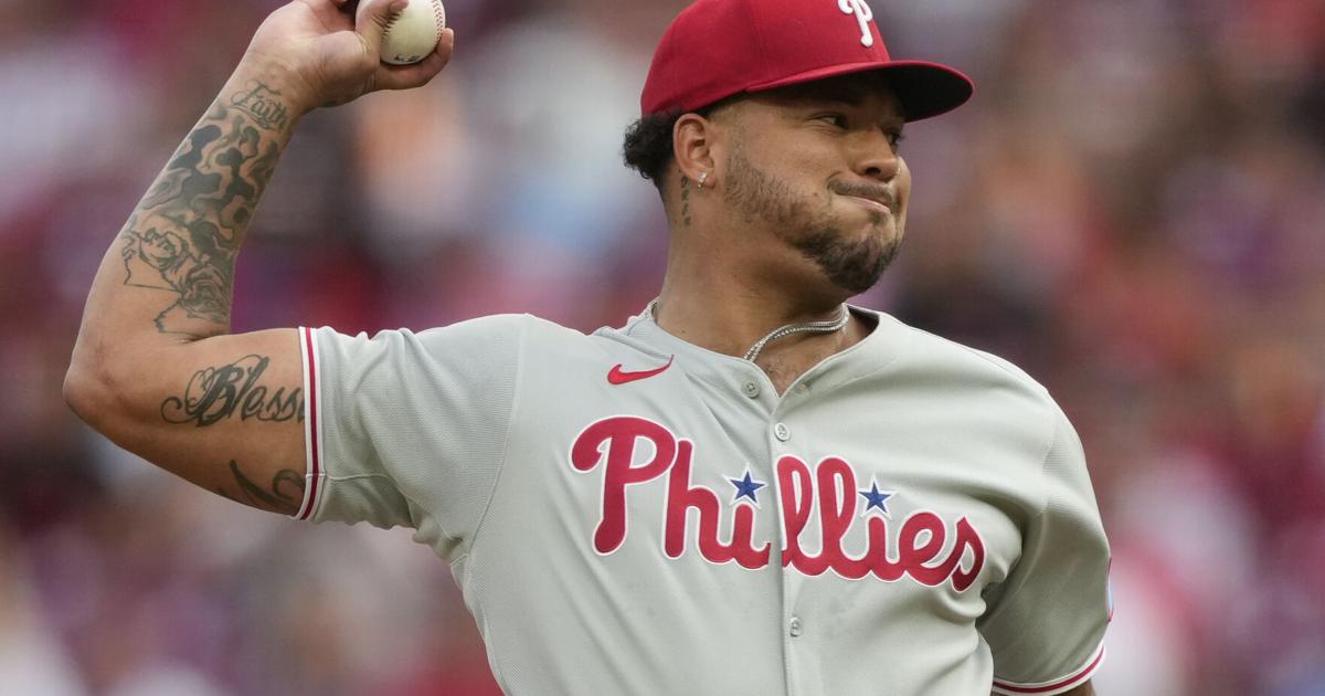 Schwarber hits his 42nd homer in a 4-run 8th inning as the Phillies rally past the Reds | MLB