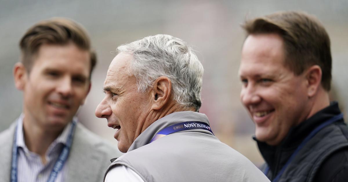 Wednesday's baseball notebook: Twins owners opt to halt the sale of club | MLB