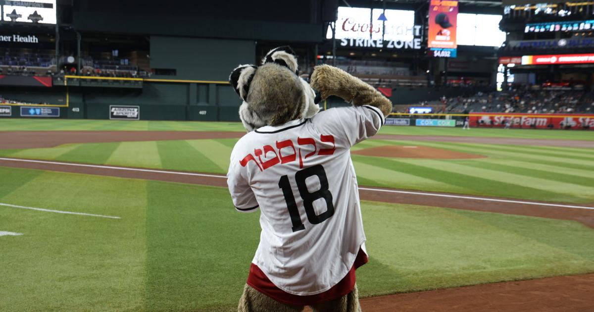 Hundreds of Jews find warm welcome at D-Backs’ game | Community